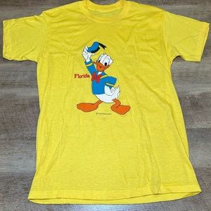 Vintage Walt Disney World Florida Donald Duck yellow shirt size Medium‎
